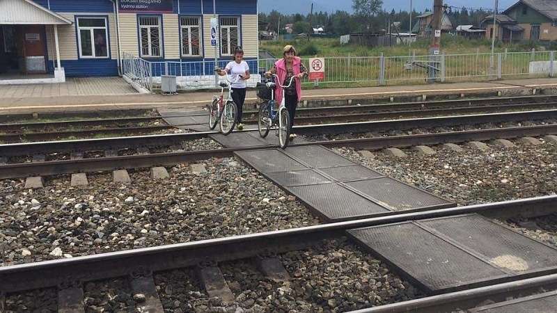 Погода в выдрино бурятия кабанский. Школа п Выдрино Бурятия. ЖД станция Выдрино Кабанский район-. Кабанский район, п. Выдрино, ул. красных Партизан. Выдрино вид с железной дороги.